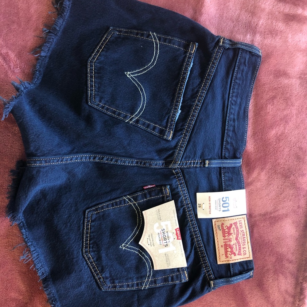 BRAND NEW Levi shorts